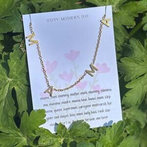 💛 MAMA Letter Necklace - FREE FIRST CLASS SHIPPING